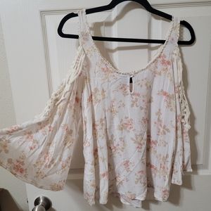 Women's Cold Shoulder Bell Sleeve Floral Top, Size Large